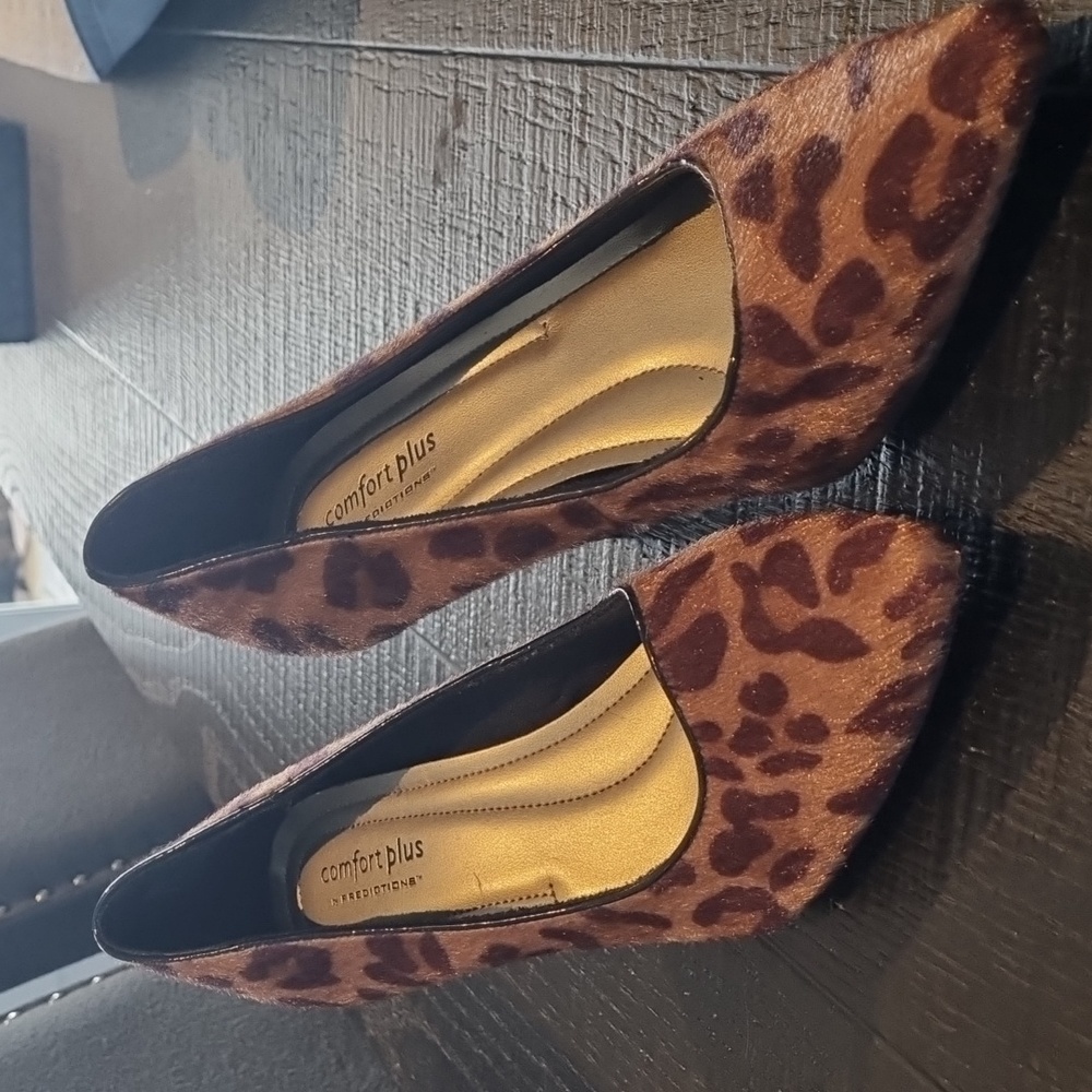 Leopard print ladies heeled shoe. Comfort Plus by predictions